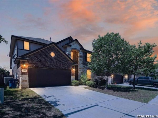 21943 Akin Byu, San Antonio, TX 78261