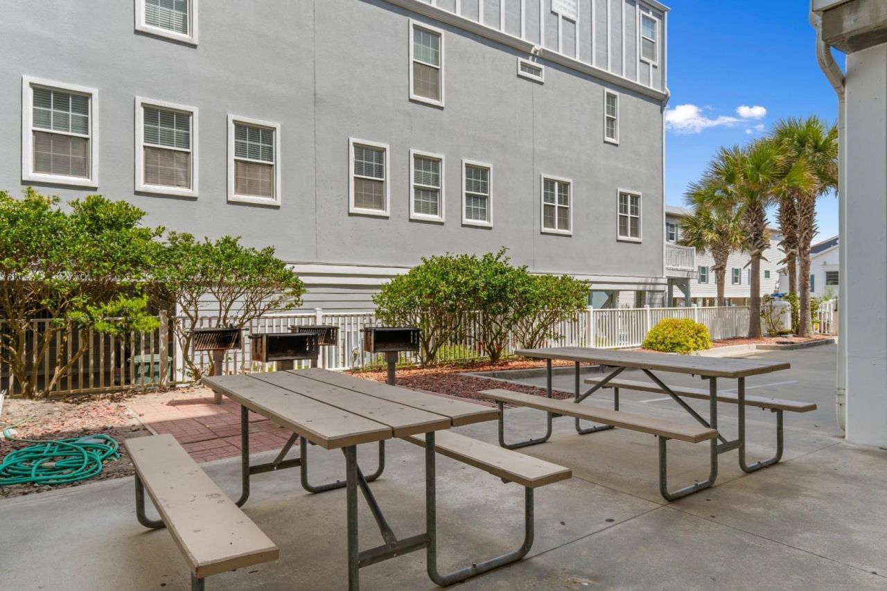 200 53rd Ave. N  Photo 35