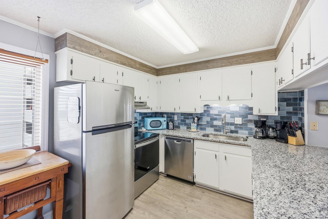 5200 N Ocean Blvd.  Photo 10