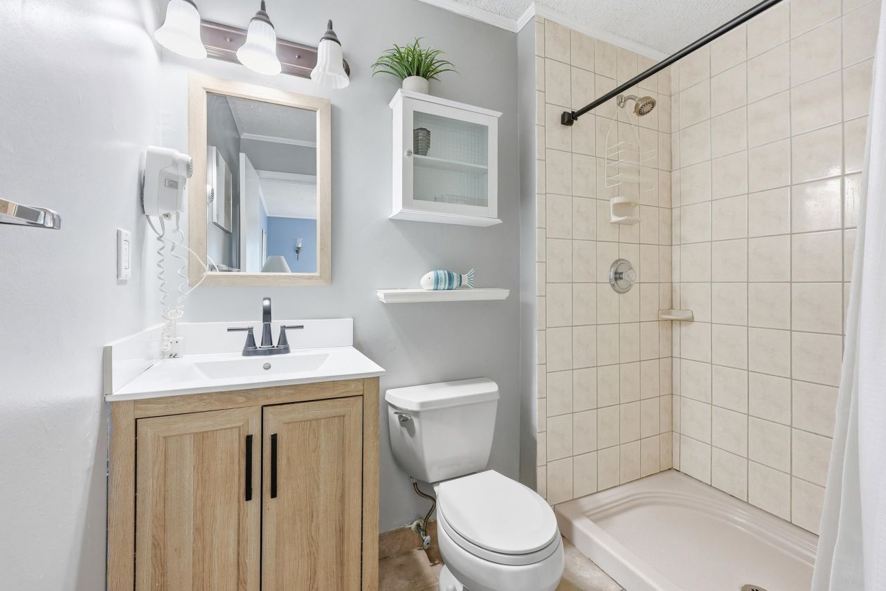 5200 N Ocean Blvd.  Photo 16