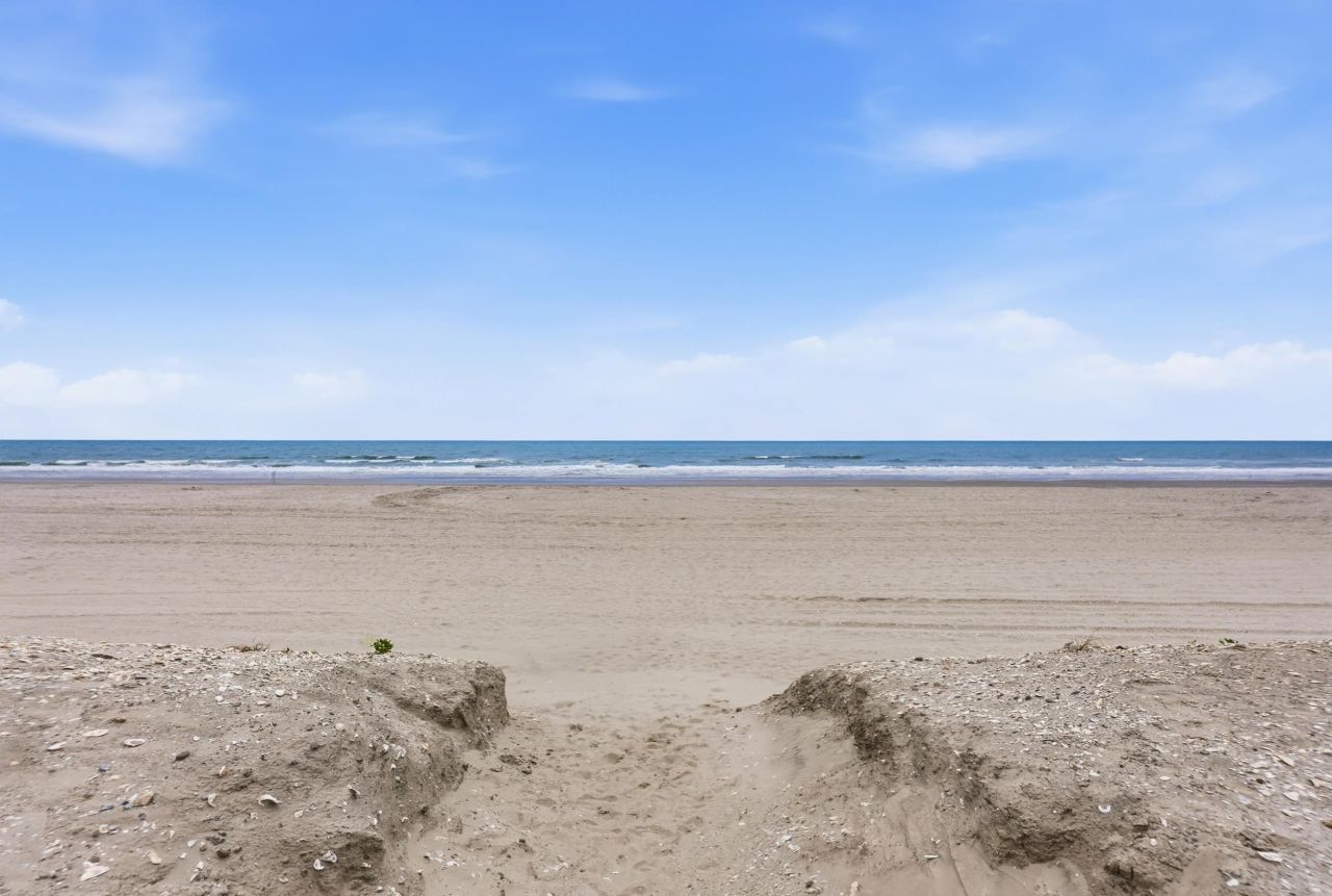 5200 N Ocean Blvd.  Photo 20