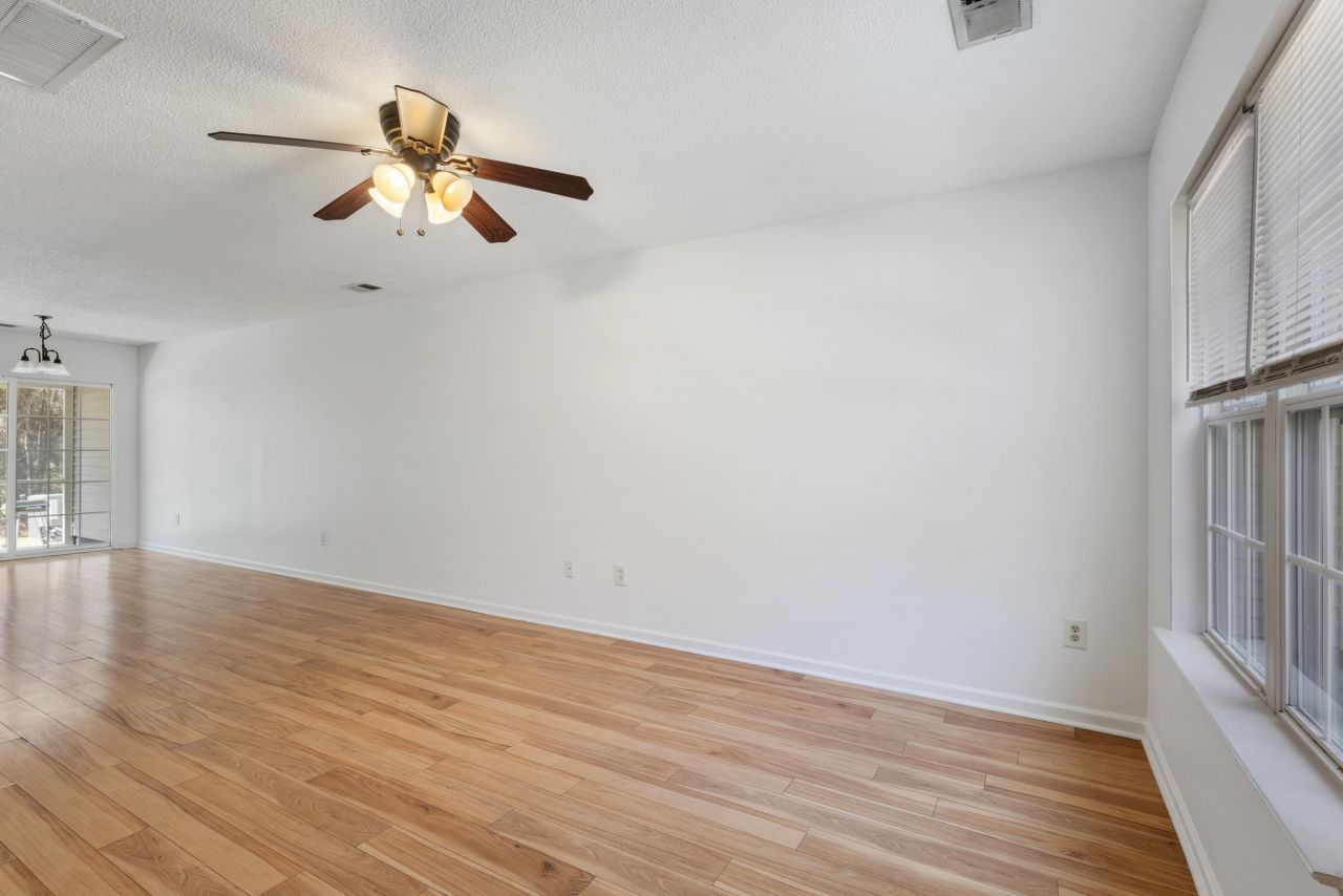 453 Seabert Rd.  Photo 6