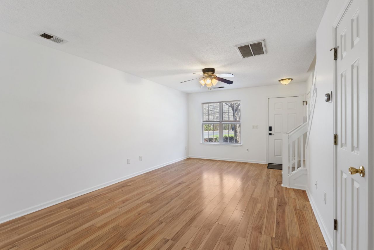 453 Seabert Rd.  Photo 7