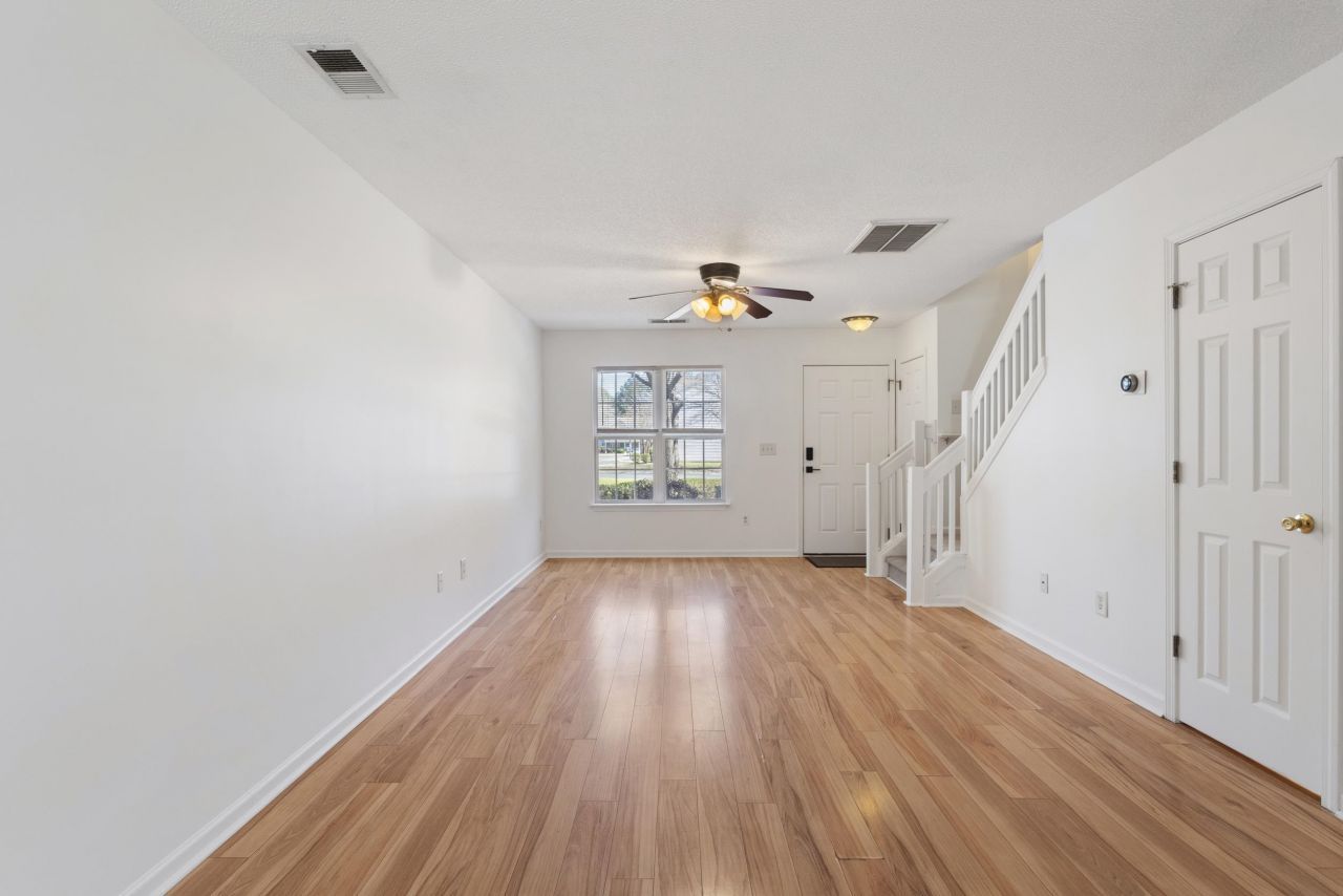 453 Seabert Rd.  Photo 8