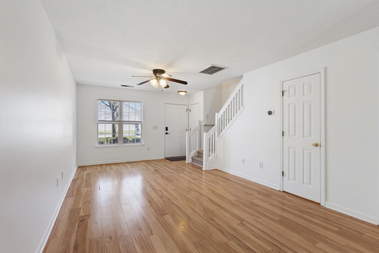 453 Seabert Rd.  Photo 9