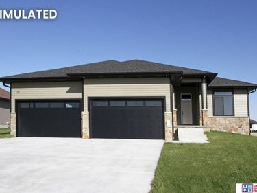 9335 Castle Pine Drive, Lincoln, NE 68516