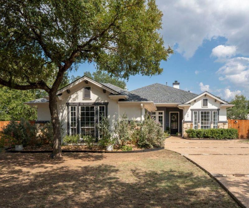 799 W Bartlett Dr, Buda, TX 78610 Main Photo