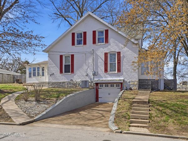 706 NELSON DRIVE, Jefferson City, MO 65101