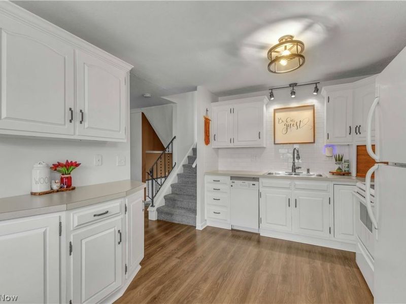 6048 Rosebelle Avenue, North Ridgeville, OH 44039 Photo 10