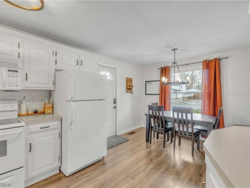 6048 Rosebelle Avenue, North Ridgeville, OH 44039 Photo 6