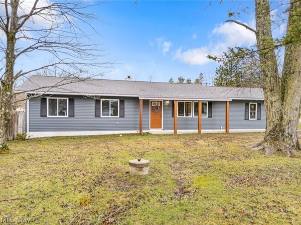 8304 Cedar Road , Chesterland, OH 44026