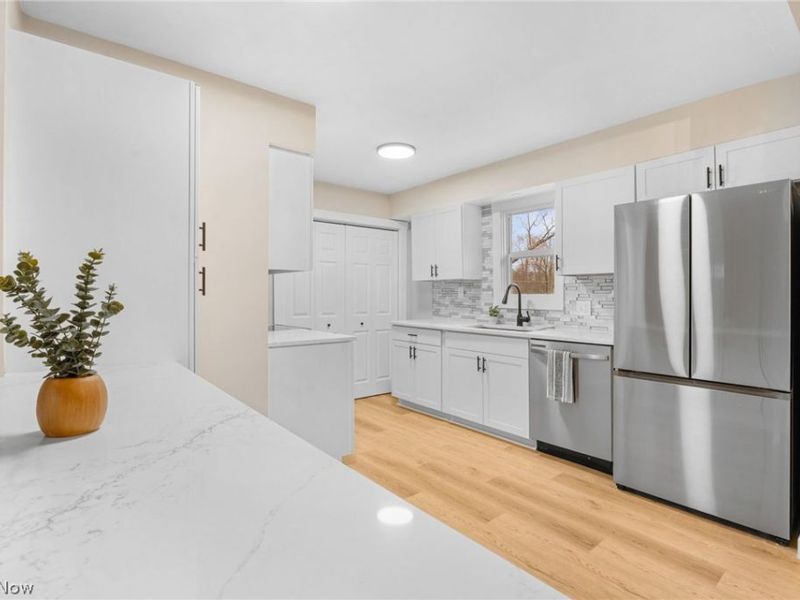 8304 Cedar Road, Chesterland, OH 44026 Photo 11