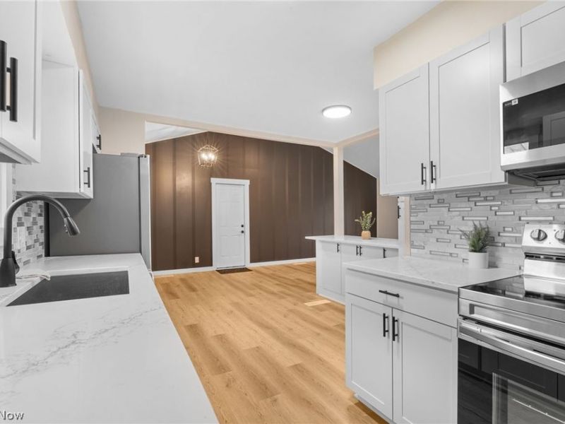 8304 Cedar Road, Chesterland, OH 44026 Photo 13