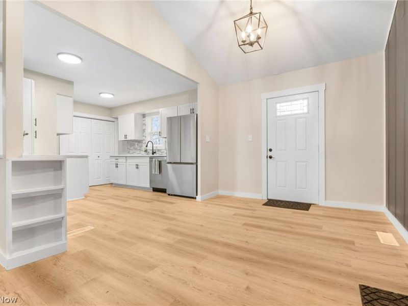 8304 Cedar Road, Chesterland, OH 44026 Photo 9