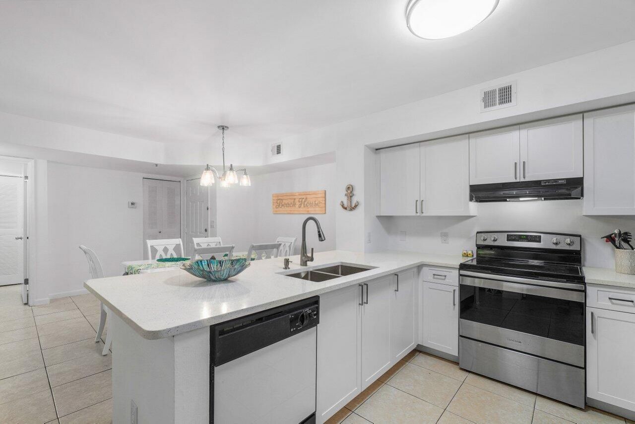 131 Yacht Club Way, Unit 106, Hypoluxo, FL 33462 Photo