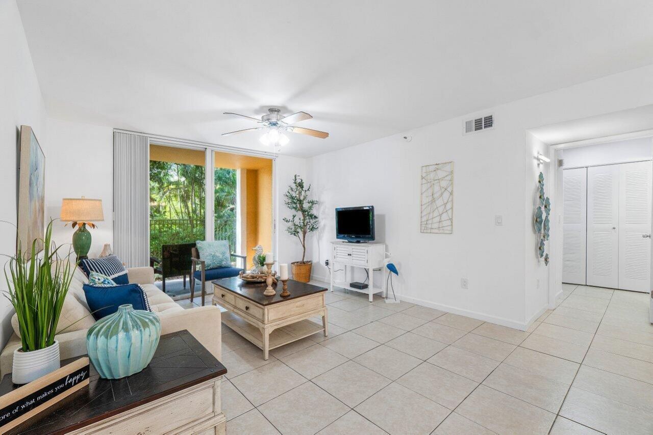 131 Yacht Club Way, Unit 106, Hypoluxo, FL 33462 Photo