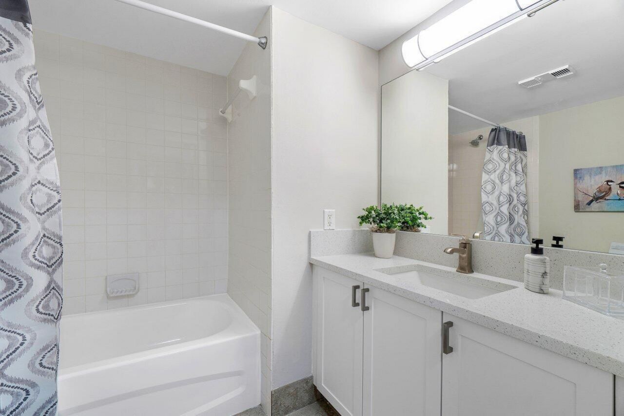 131 Yacht Club Way, Unit 106, Hypoluxo, FL 33462 Photo