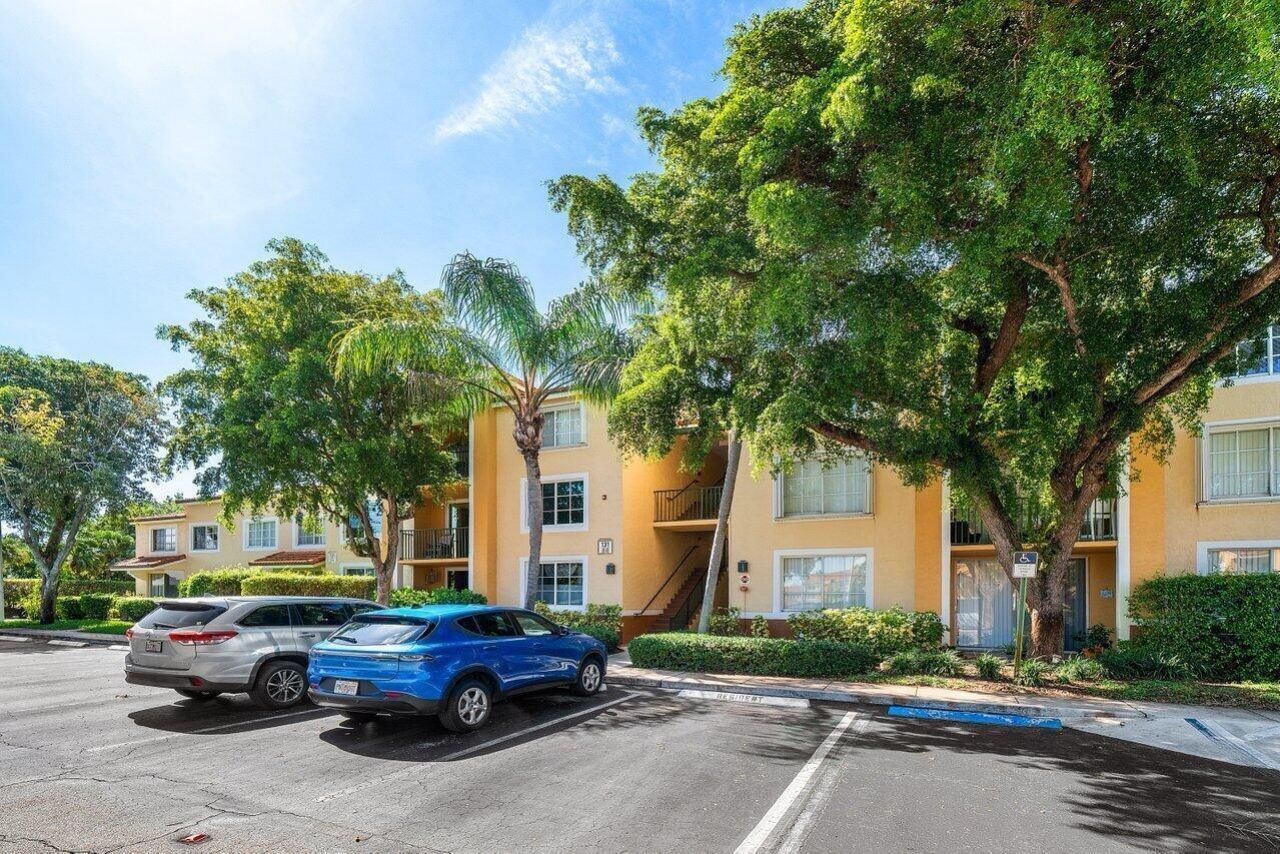 131 Yacht Club Way, Unit 106, Hypoluxo, FL 33462 Photo