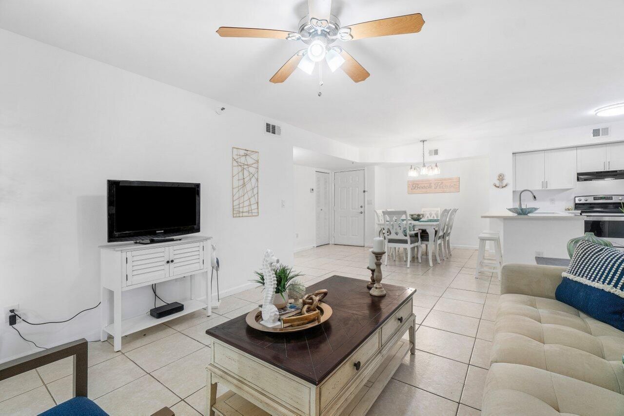 131 Yacht Club Way, Unit 106, Hypoluxo, FL 33462 Photo