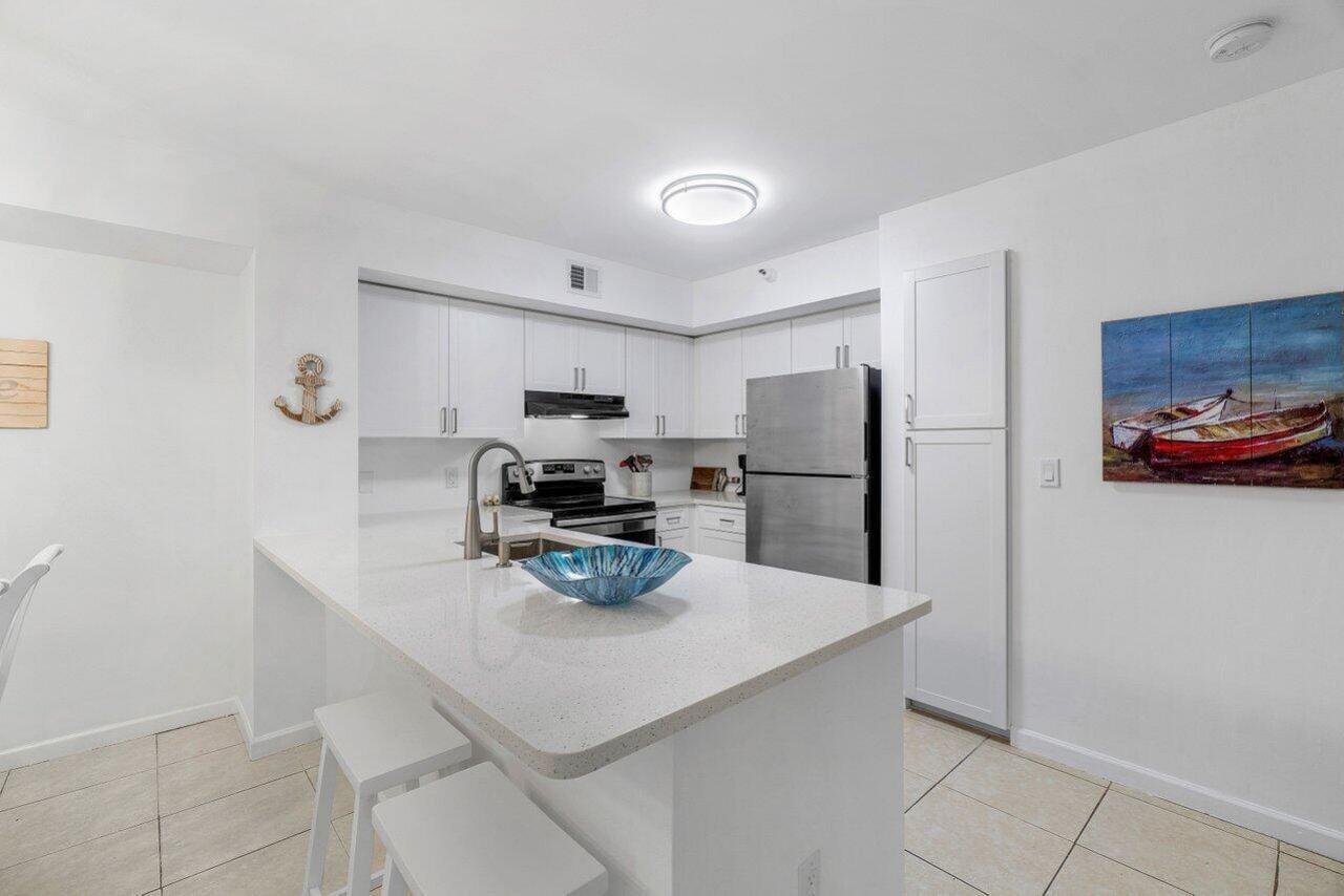 131 Yacht Club Way, Unit 106, Hypoluxo, FL 33462 Photo