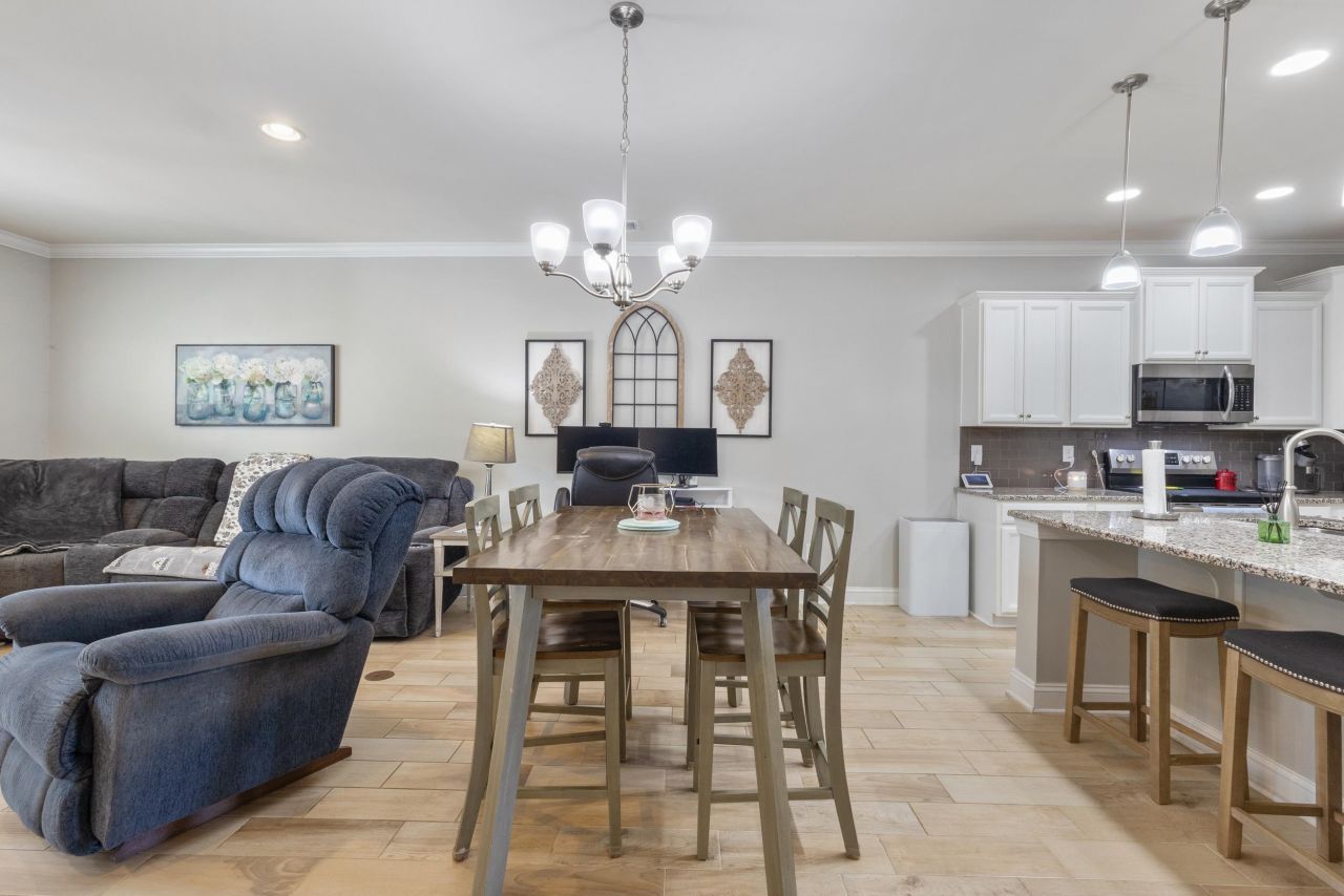 2404 Kings Bay Dr.  Photo 12