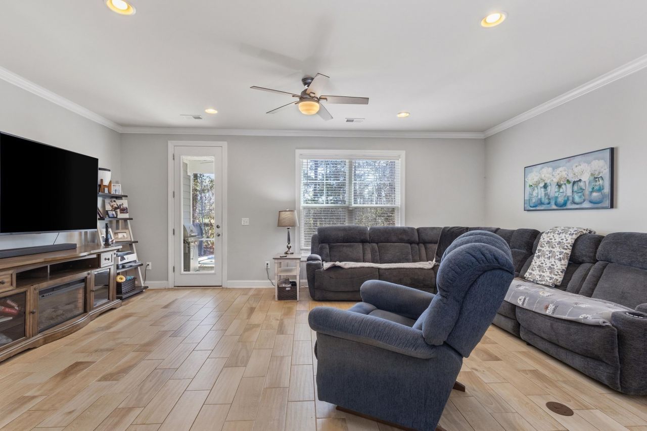 2404 Kings Bay Dr.  Photo 13