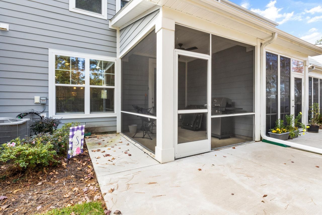 2404 Kings Bay Dr.  Photo 17