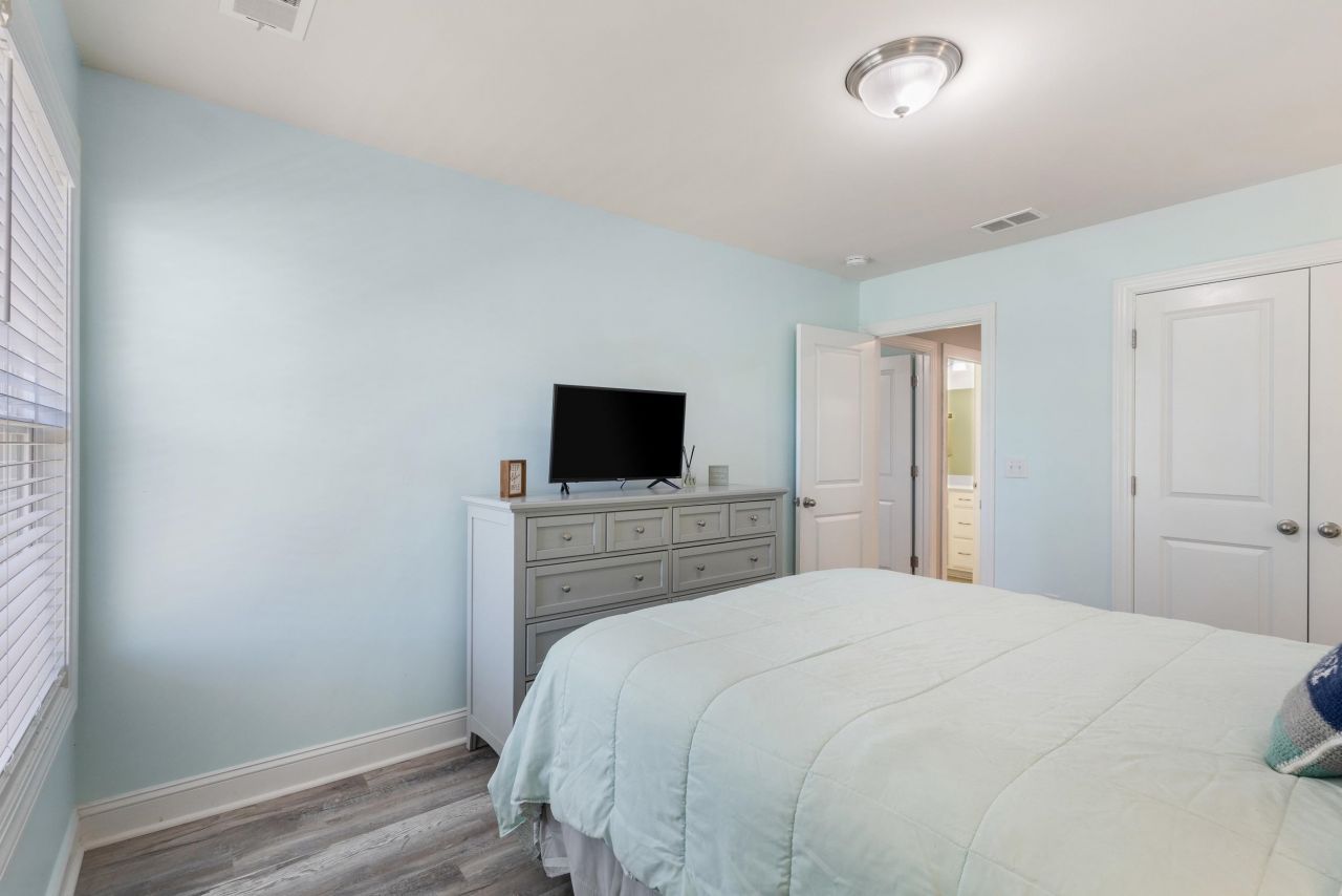 2404 Kings Bay Dr.  Photo 24