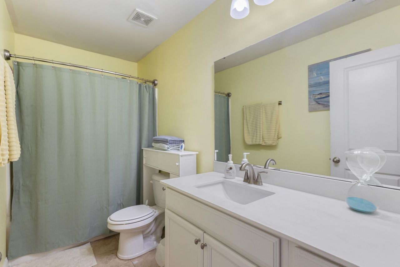 2404 Kings Bay Dr.  Photo 25