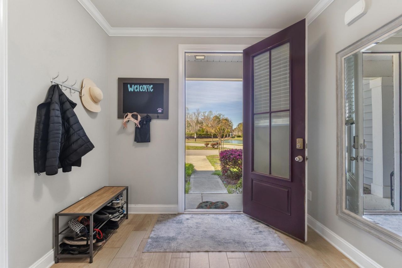 2404 Kings Bay Dr.  Photo 4