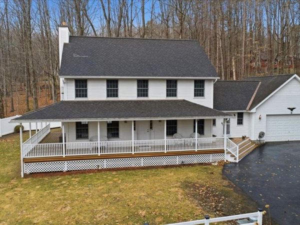 32 Cortland Lane, Bennington, VT 05201