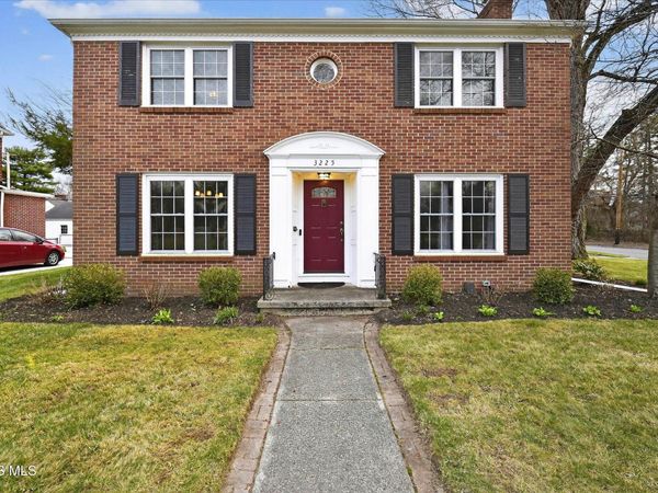 3225 Kenwood Boulevard, Toledo, OH 43606