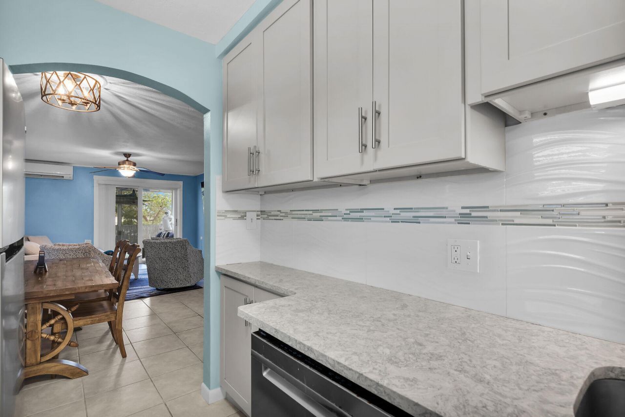 5301 Ocean Terrace, Unit APT 2, Marathon, FL 33050 Photo