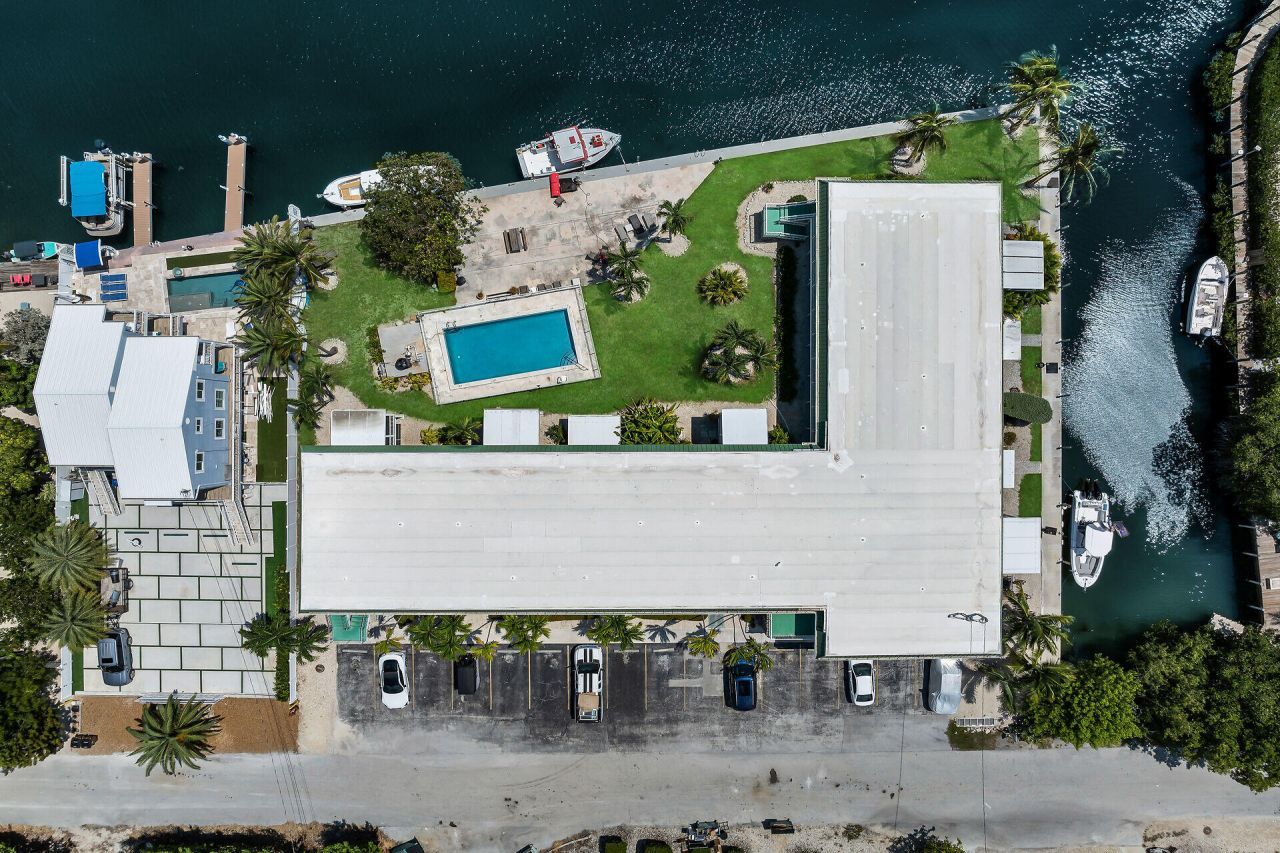 5301 Ocean Terrace, Unit APT 2, Marathon, FL 33050 Photo