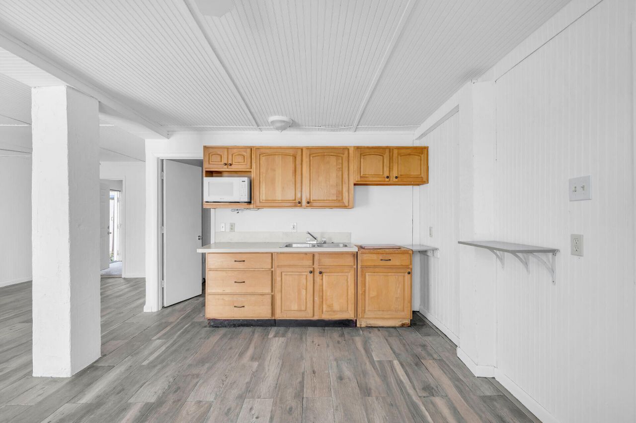 477 W 105th Street Ocean, Marathon, FL 33050 Photo