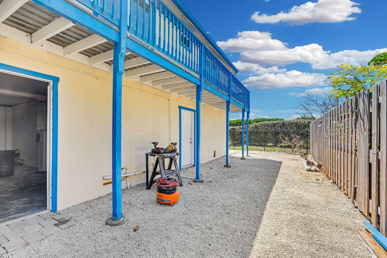 477 W 105th Street Ocean, Marathon, FL 33050 Photo