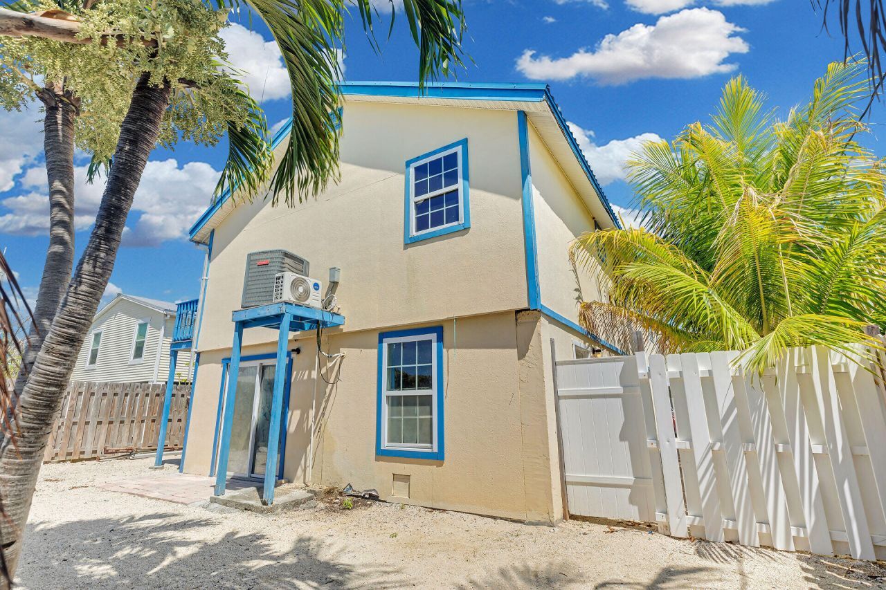 477 W 105th Street Ocean, Marathon, FL 33050 Photo