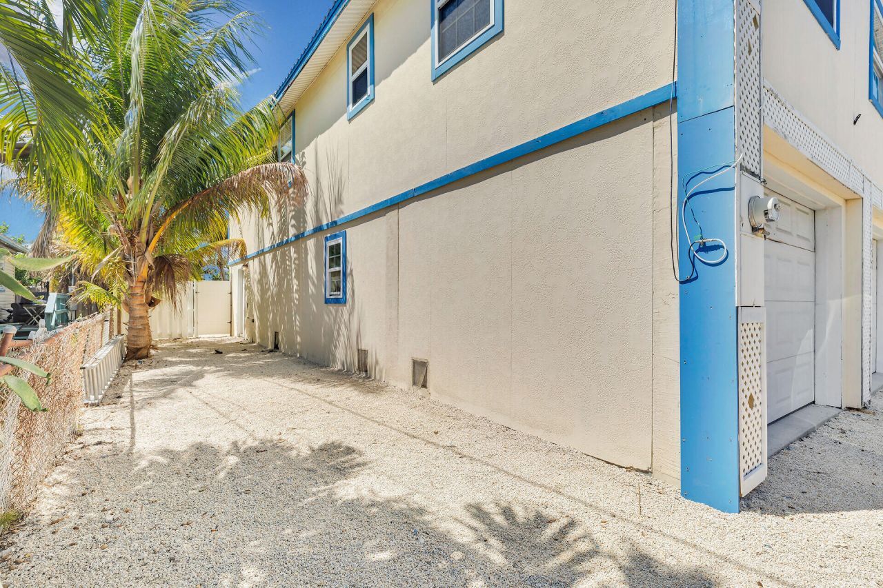 477 W 105th Street Ocean, Marathon, FL 33050 Photo