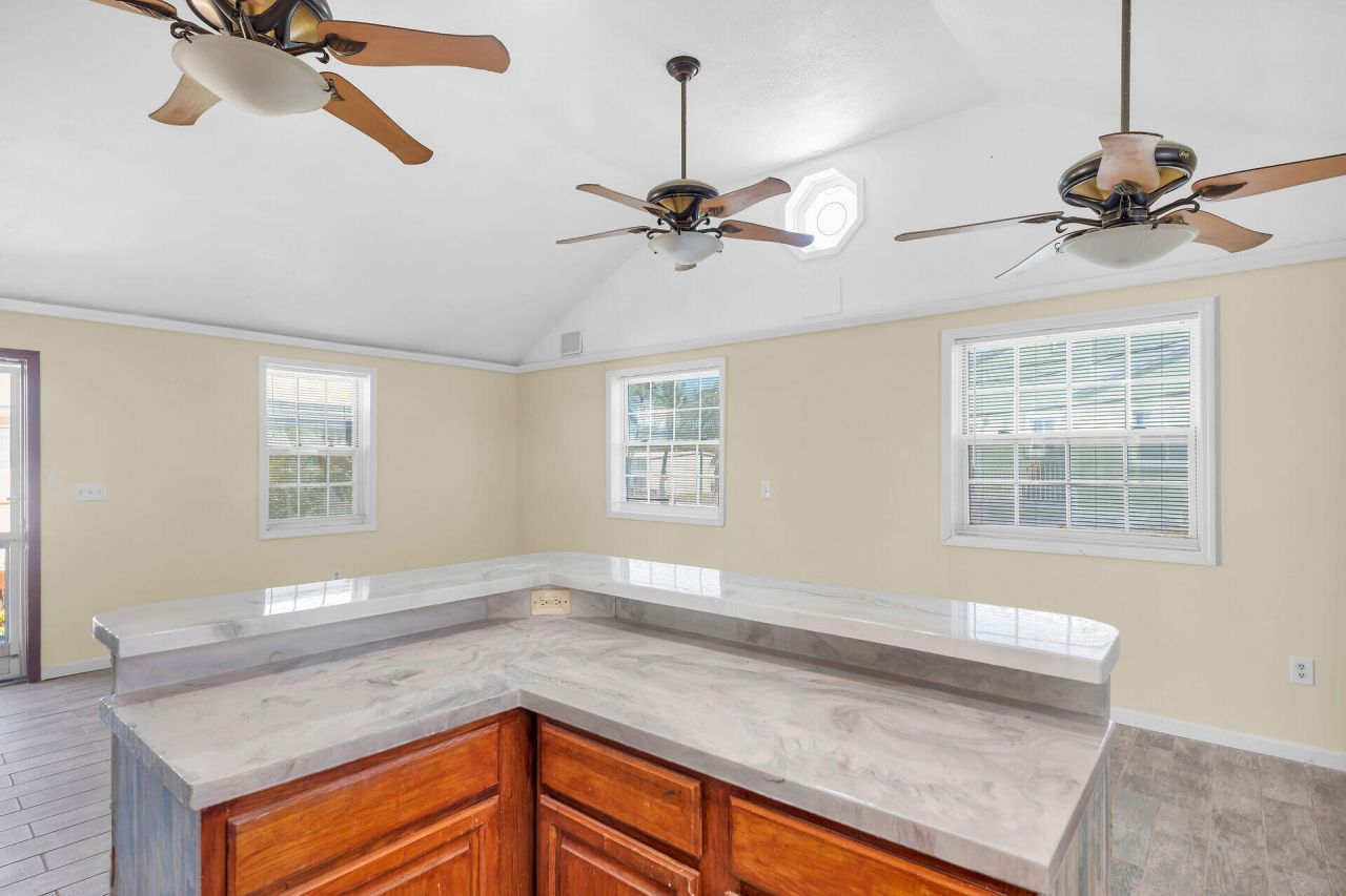 477 W 105th Street Ocean, Marathon, FL 33050 Photo