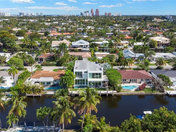 2217 NE 17th Ter , Wilton Manors, FL 33305