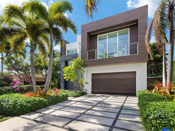 2217 NE 17th Ter, Wilton Manors, FL 33305