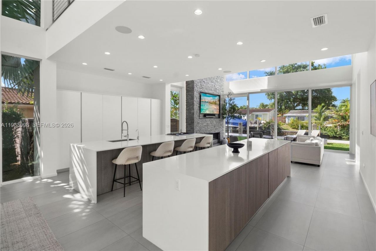 2217 NE 17th Ter , Wilton Manors, FL 33305 Photo