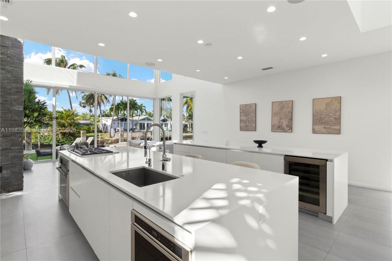 2217 NE 17th Ter, Wilton Manors, FL 33305 Photo