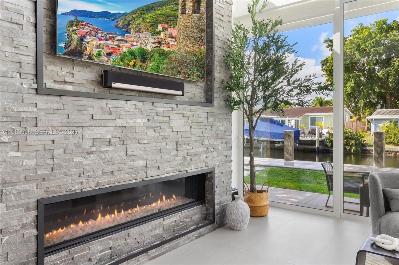 2217 NE 17th Ter, Wilton Manors, FL 33305 Photo