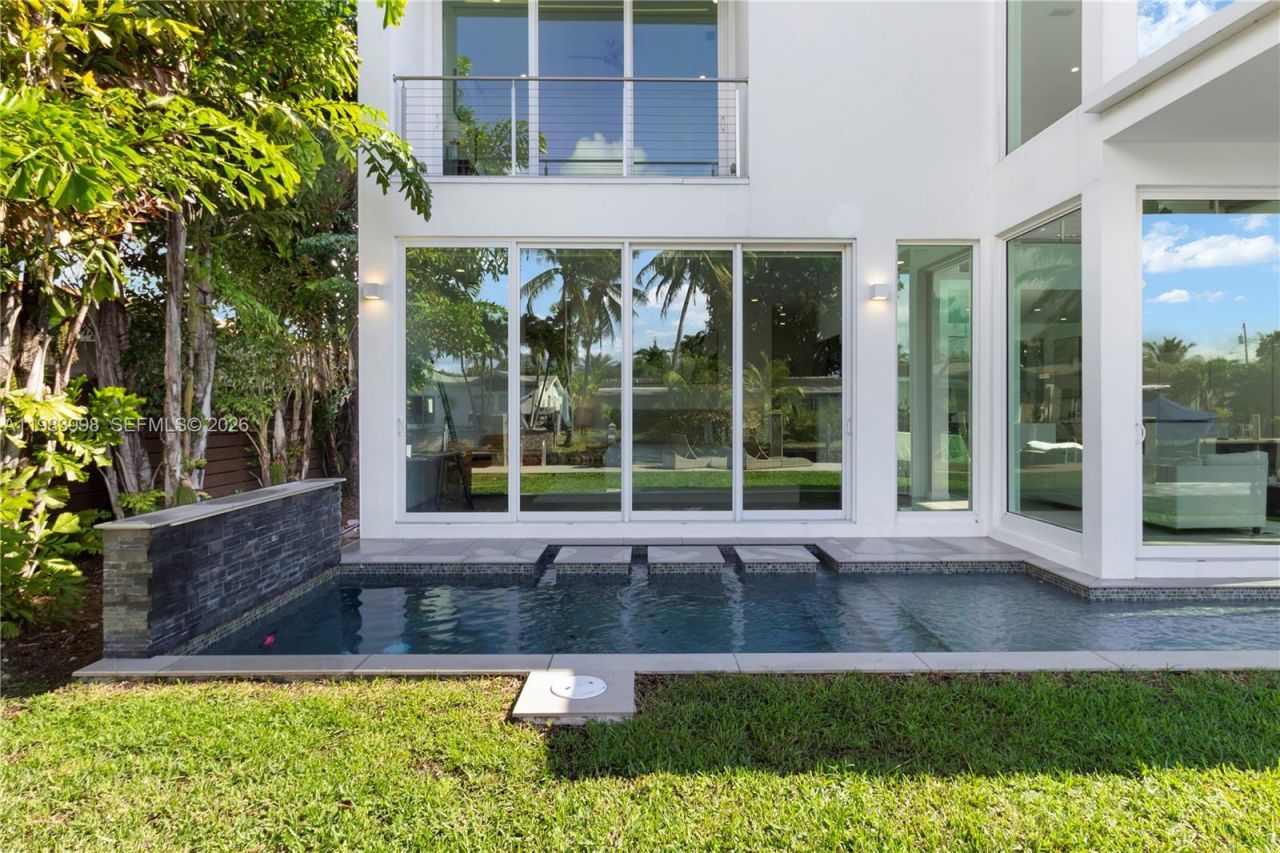 2217 NE 17th Ter , Wilton Manors, FL 33305 Photo