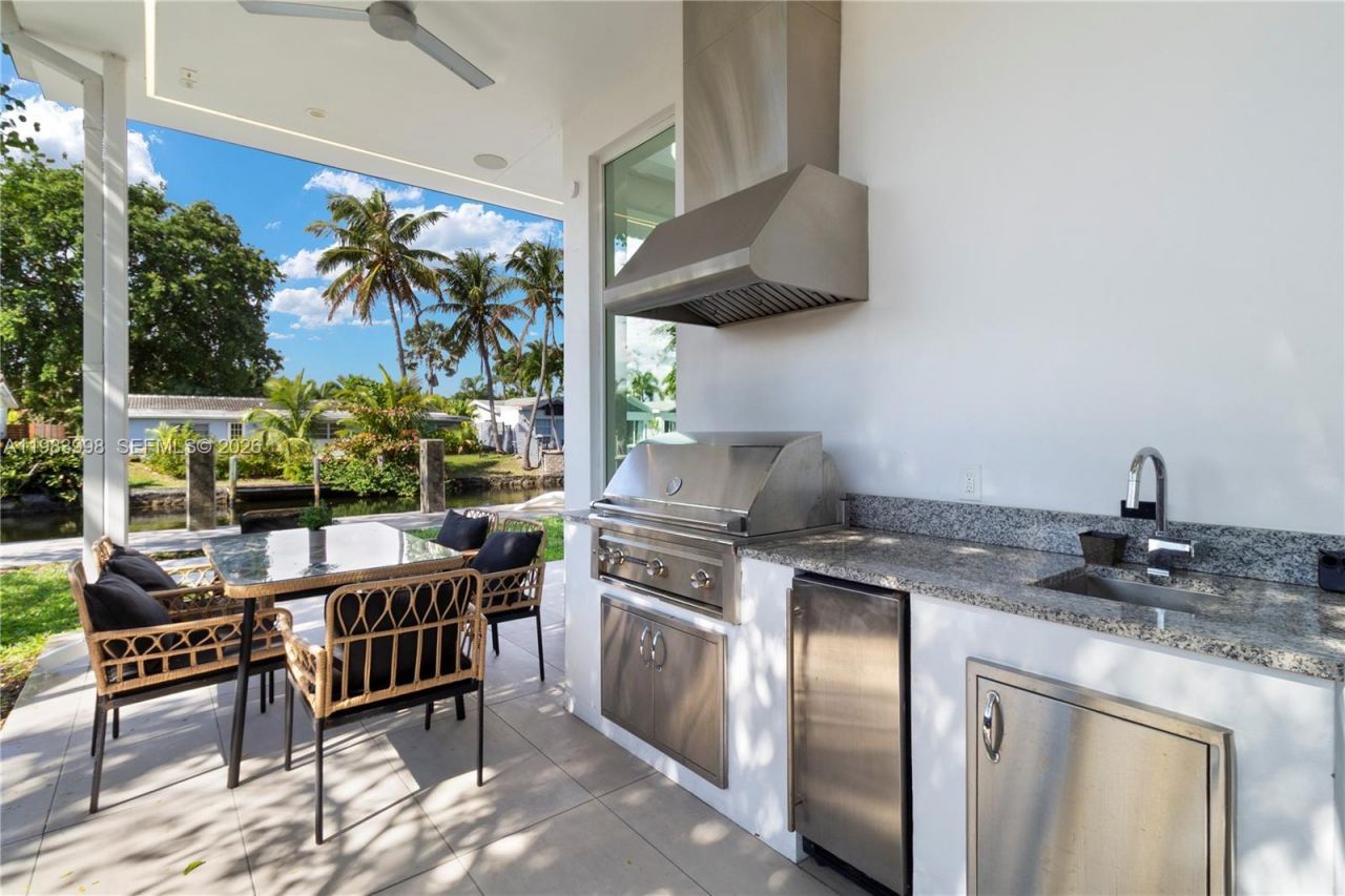 2217 NE 17th Ter , Wilton Manors, FL 33305 Photo