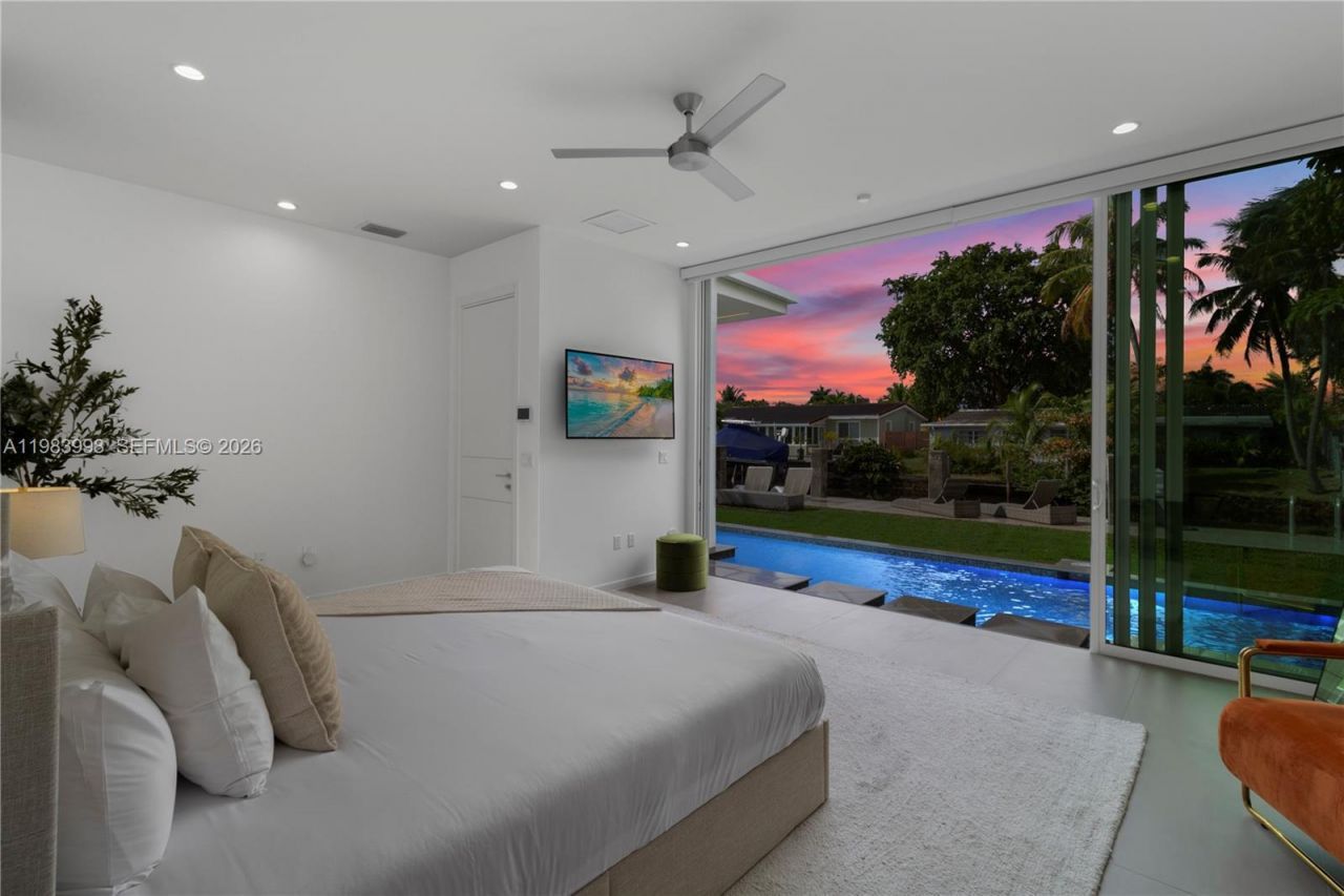 2217 NE 17th Ter , Wilton Manors, FL 33305 Photo