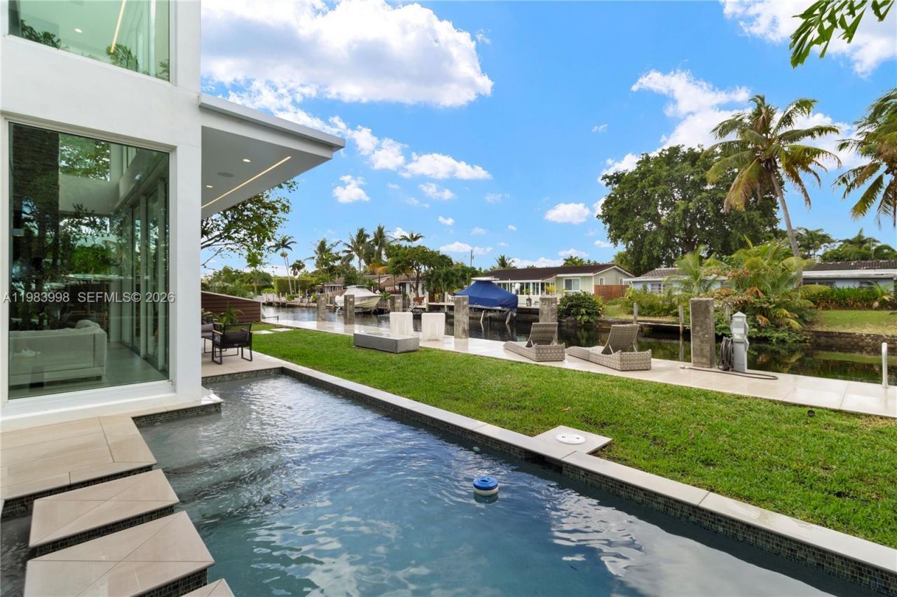 2217 NE 17th Ter, Wilton Manors, FL 33305 Photo