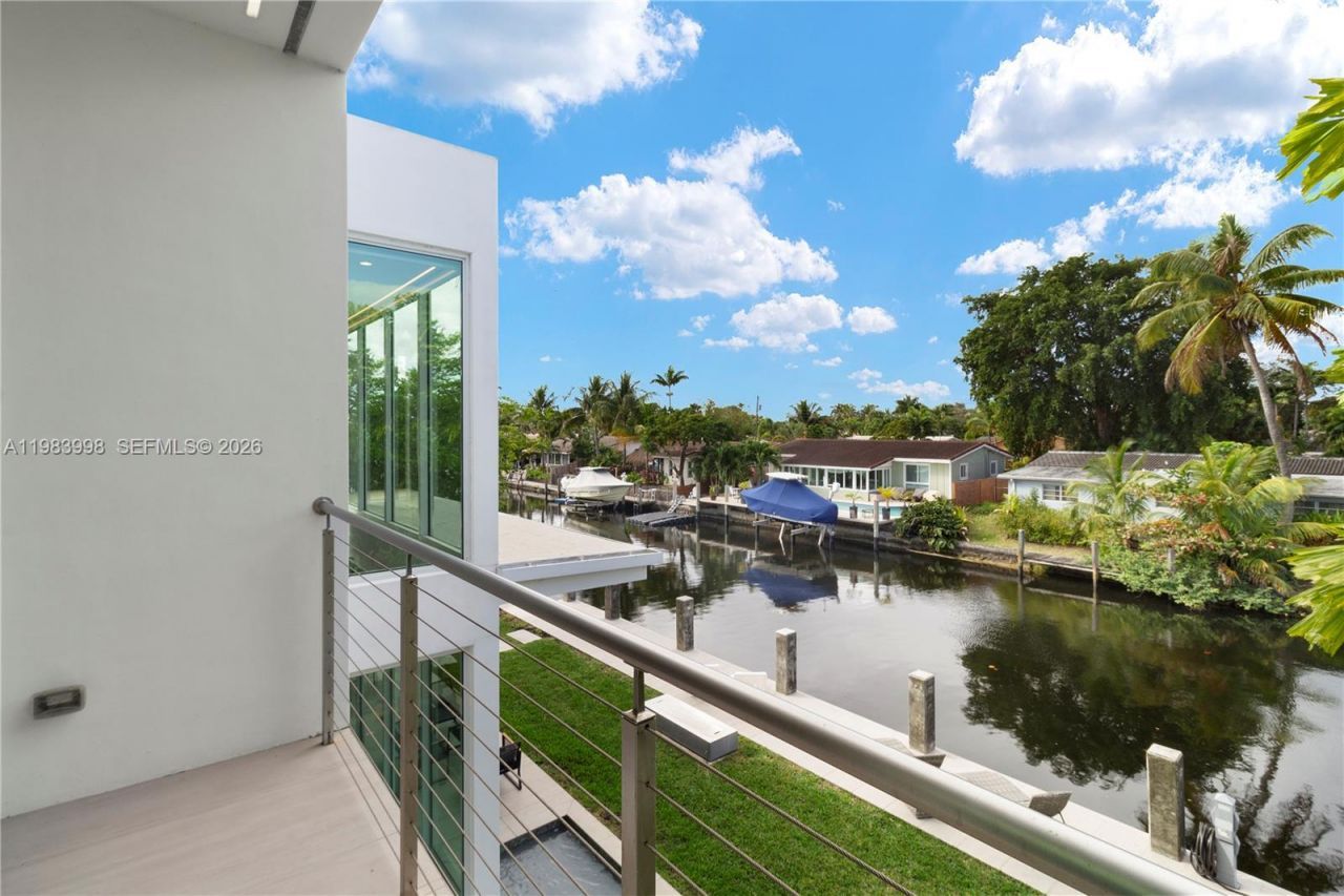2217 NE 17th Ter, Wilton Manors, FL 33305 Photo