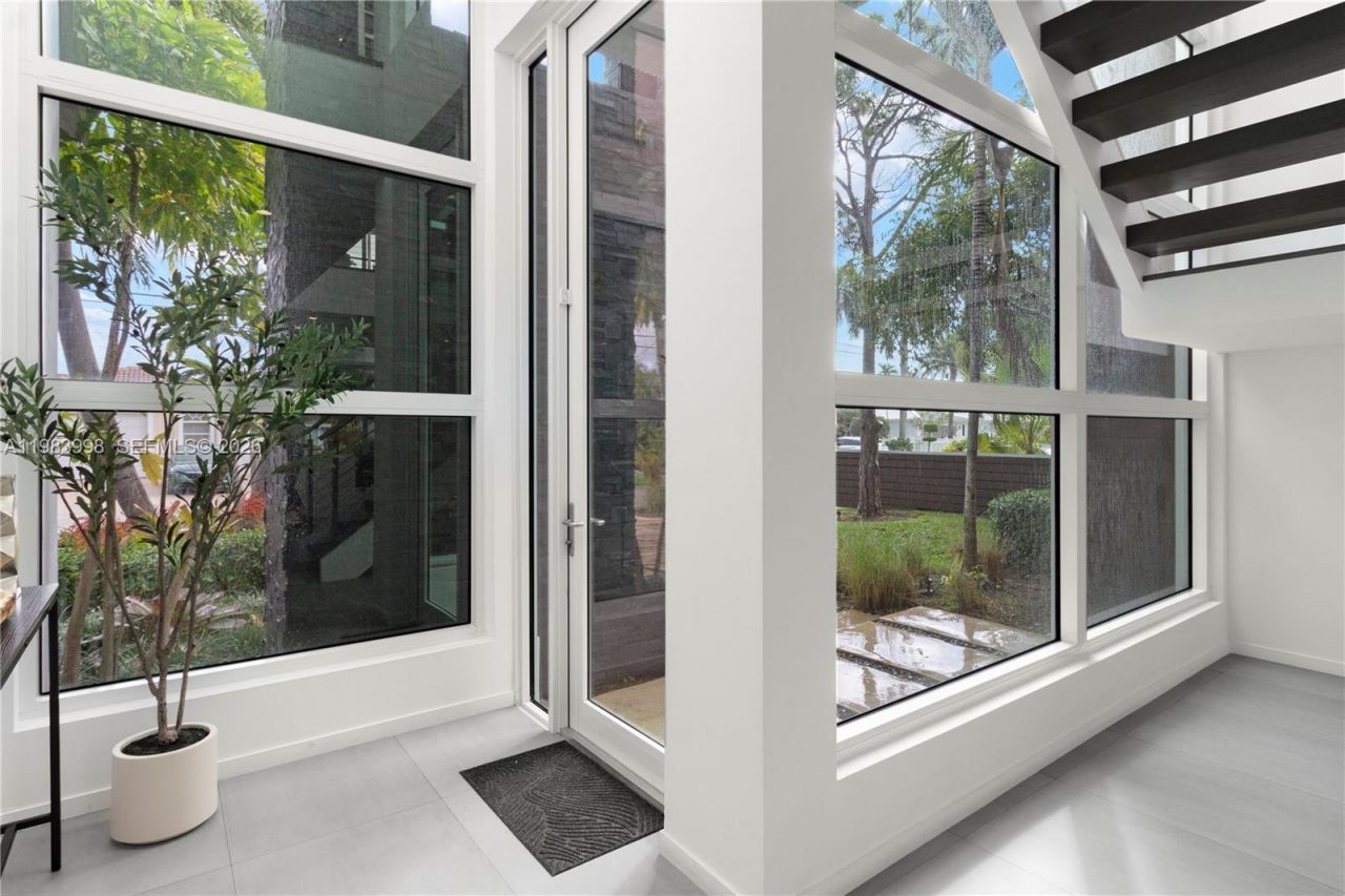 2217 NE 17th Ter, Wilton Manors, FL 33305 Photo